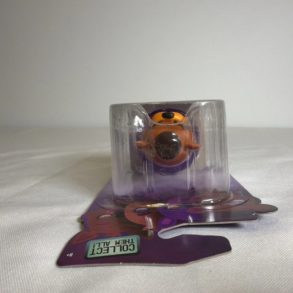 Five Nights at Freddy's Freddy 2in Figure Glowing Eyes Jazwares FNAF 2025